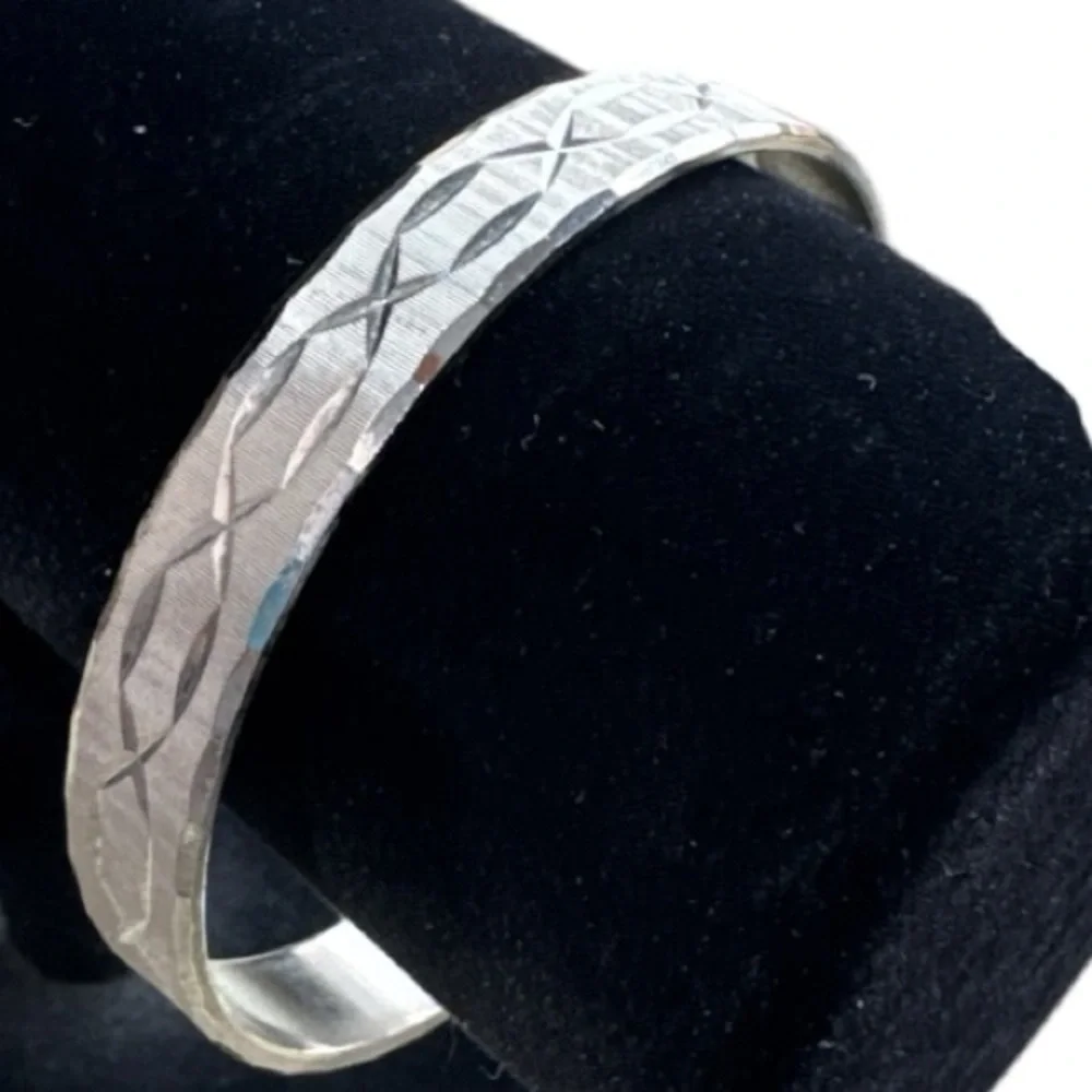 Vintage MONET Silver Tone Etched Criss Cross Design Bangle Bracelet